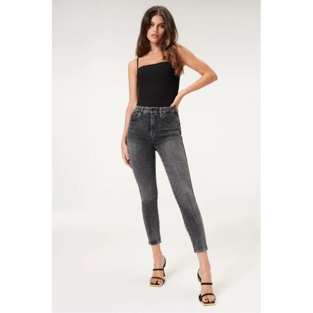 Good American Good Curve Skinny Crop High-rise Jeans in distressed Black